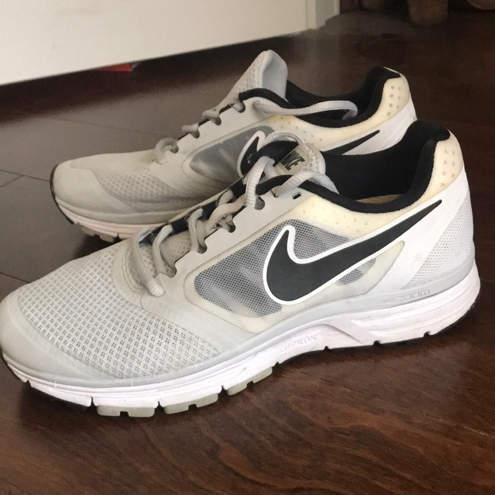 NIKE SNEAKERS